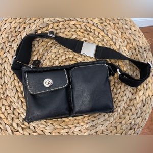 Roots Village Pack Cervino Leather Belt Bag in Black